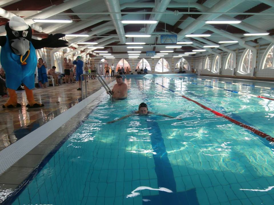Krytý plavecký bazén s teplotou 25-30°C Krytý plavecký bazén s teplotou 25-30°C