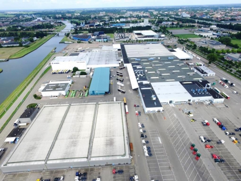 Scania bude mít v Nizozemí největší střechu pokrytou solárními panely, foto Scania Scania bude mít v Nizozemí největší střechu pokrytou solárními panely, foto Scania