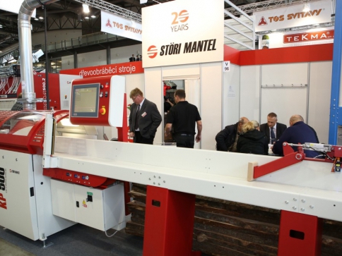 Profesionálové nevynechají WOOD-TEC v Brně. Foto BVV Profesionálové nevynechají WOOD-TEC v Brně. Foto BVV