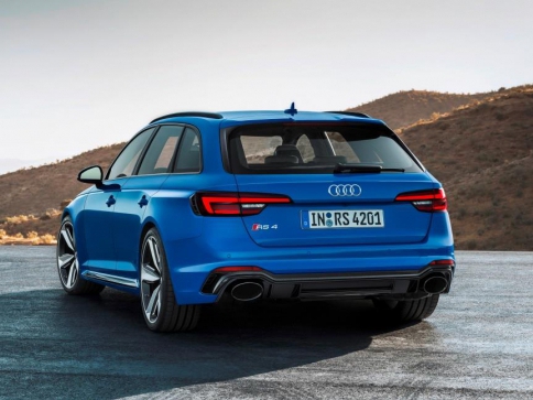 Nový design modelu Audi RS 4 Avant, foto Audi Sport GmbH Nový design modelu Audi RS 4 Avant, foto Audi Sport GmbH