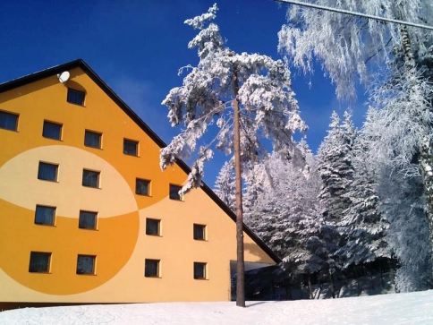 Zima v srdci Vysočiny v Hotelu Svratka. Běžky lyžování relax Zima v srdci Vysočiny v Hotelu Svratka. Běžky lyžování relax