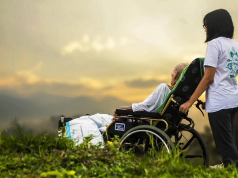 Náklady na léčbu Parkinsonovy nemoci vzrostly za pět let o polovinu, foto: pixabay.com Náklady na léčbu Parkinsonovy nemoci vzrostly za pět let o polovinu, foto: pixabay.com