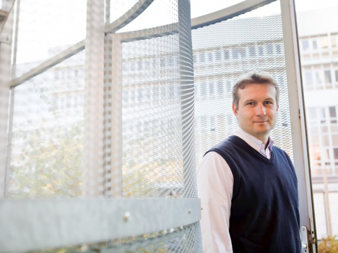 Hlavní řešitel projektu Kamil Paruch z Ústavu chemie Přírodovědecké fakulty MU Hlavní řešitel projektu Kamil Paruch z Ústavu chemie Přírodovědecké fakulty MU