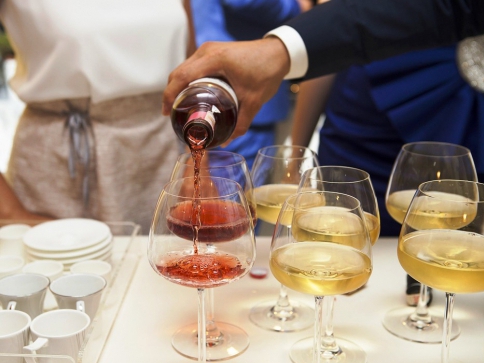 Pálavské vinobraní v Mikulově láká tisíce milovníků vína Pálavské vinobraní v Mikulově láká tisíce milovníků vína