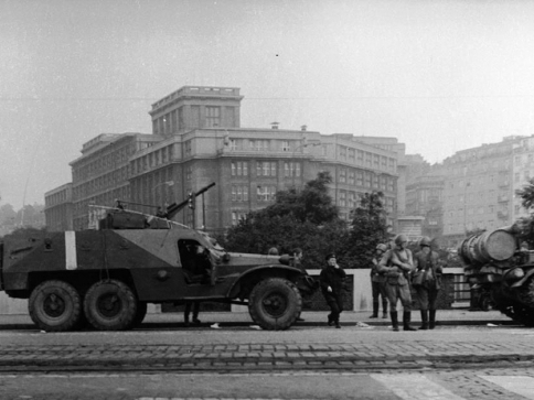 Vernisáž výstavy fotografií „Smutek těch dní – týden poté“, foto: ÚMČ Praha 7 Vernisáž výstavy fotografií „Smutek těch dní – týden poté“, foto: ÚMČ Praha 7
