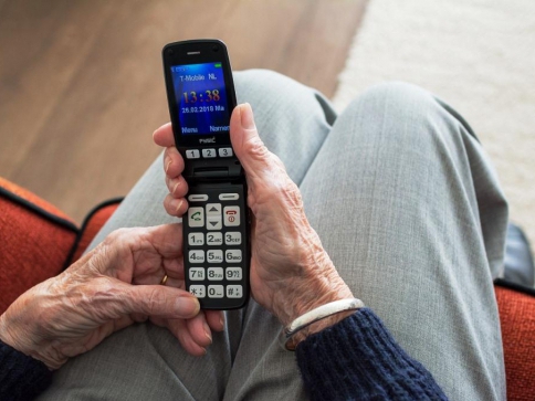 Rozeslané klamavé SMS lákají peníze za zdravotní pomůcky Rozeslané klamavé SMS lákají peníze za zdravotní pomůcky