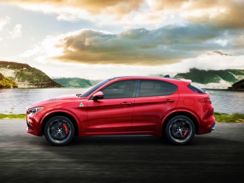 Alfa Romeo Stelvio Quadrifoglio získala v anketě magazínu Auto Zeitung titul „SUV roku 2018“, foto: Fiat Chrysler Automobiles N.V. Alfa Romeo Stelvio Quadrifoglio získala v anketě magazínu Auto Zeitung titul „SUV roku 2018“, foto: Fiat Chrysler Automobiles N.V.