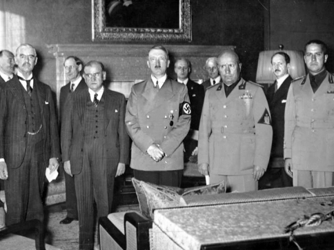 Foto: Autor: Bundesarchiv, Bild 183-R69173 / CC-BY-SA 3.0, CC BY-SA 3.0 de, https://commons.wikimedia.org/w/index.php?curid=5368502 Foto: Autor: Bundesarchiv, Bild 183-R69173 / CC-BY-SA 3.0, CC BY-SA 3.0 de, https://commons.wikimedia.org/w/index.php?curid=5368502