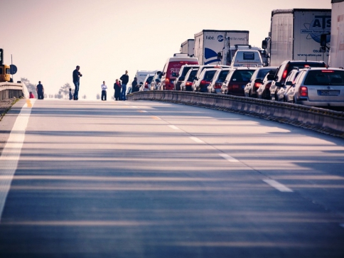 Začíná platit několik změn pro motoristy Začíná platit několik změn pro motoristy