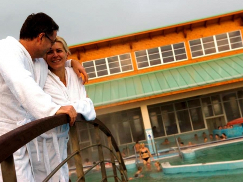 Vánoční wellness pobyt v maďarských termálních lázních v hotelu Thermal *** Superior Vánoční wellness pobyt v maďarských termálních lázních v hotelu Thermal *** Superior