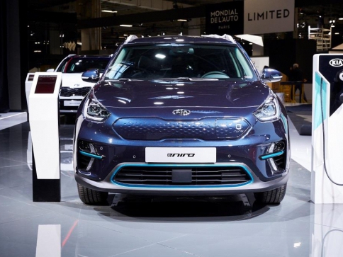 Robert De Niro propaguje elektromobil Kia e-Niro, foto: Kia Motors Czech, s.r.o. Robert De Niro propaguje elektromobil Kia e-Niro, foto: Kia Motors Czech, s.r.o.