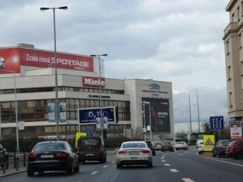 Z ulic začínají mizet neoprávněná reklamní zařízení, foto: Praha Press Z ulic začínají mizet neoprávněná reklamní zařízení, foto: Praha Press