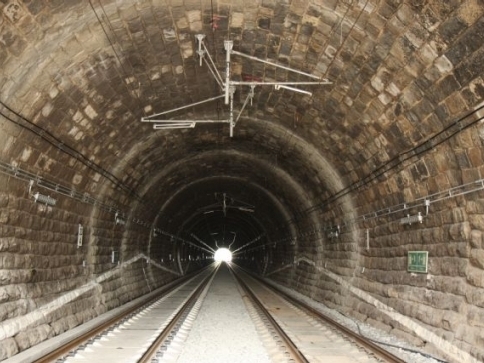 Ilustrační foto: Střelenský tunel po rekonstrukci: SŽDC: Ondřej Gazárek Ilustrační foto: Střelenský tunel po rekonstrukci: SŽDC: Ondřej Gazárek