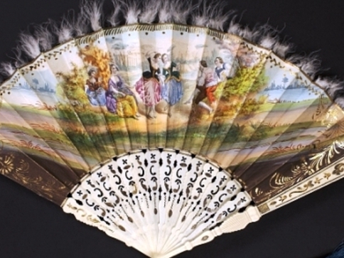 Vyzvání k tanci – taneční pořádky a vějíře druhé poloviny 19. století, foto: Muzeum hlavního města Prahy Vyzvání k tanci – taneční pořádky a vějíře druhé poloviny 19. století, foto: Muzeum hlavního města Prahy