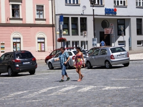 Klienti bank myslí na budoucnost, foto: Praha Press Klienti bank myslí na budoucnost, foto: Praha Press