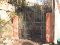 kovaná brána