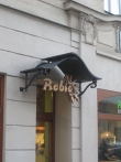 Přístřešek s nápisem, Restaurace Rebio Brno