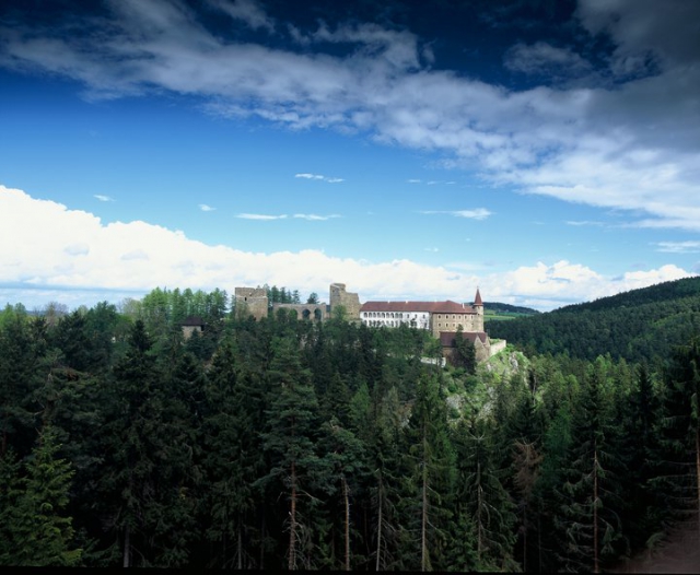 Tradiční zamykání hradu Velhartice je sportovním i zábavným zpestřením konce sezóny, foto hrad Velhartice