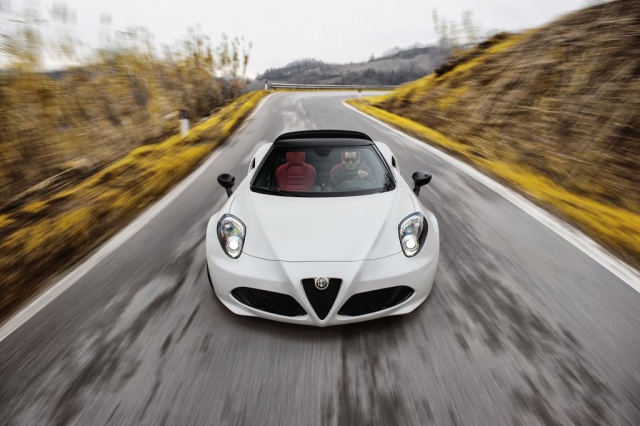 Inovativní a svůdný italský design - zcela nová Alfa Romeo 4C Spider, foto Fiat Chrysler Automobiles N.V.