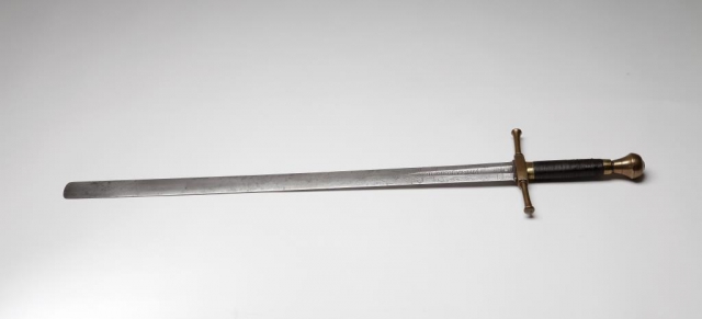 Popravčí meč s nápisem „Vive la Justice“ z roku 1720. Foto Lenka Káchová