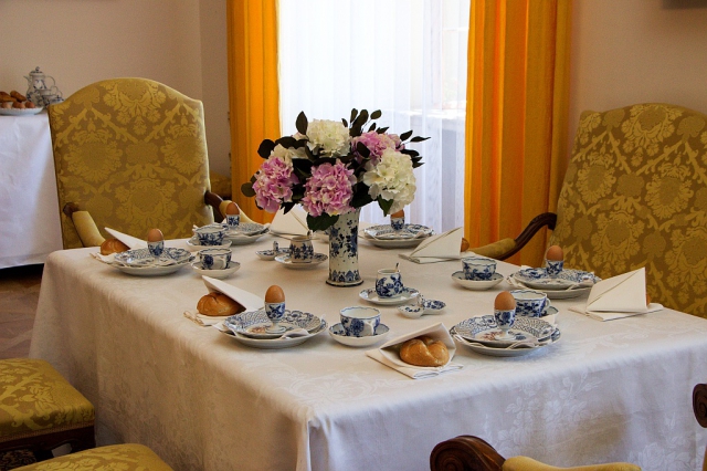 Jako první mohou návštěvníci zhodnotit velkou vídeňskou snídani. Společně s francouzskou představovala v polovině 19. století standardní typ velké, úplné snídaně, zvané kontinentální. Foto NPÚ