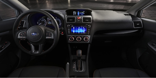 Nově je i u modelu XV použitý volant obdobný jako u modelu Levorg, s tloušťkou věnce akorát do ruky. Foto Subaru