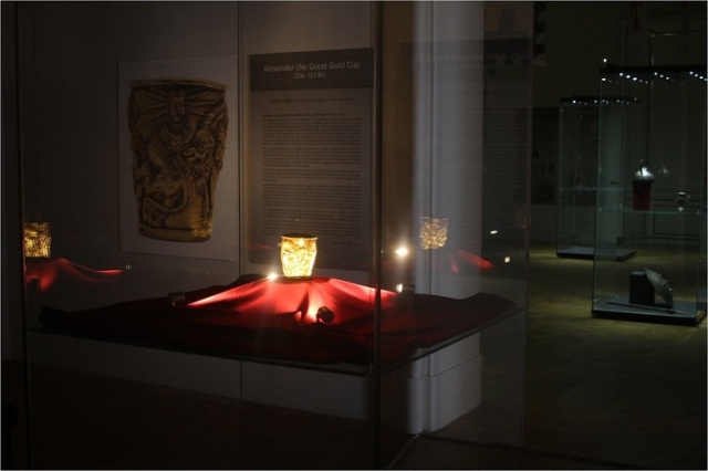 Výstava zlatého poháru Alexandra Velikého na zámku Valtice prodloužena. Foto NPÚ