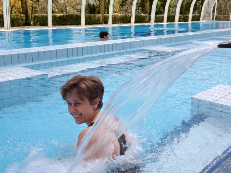Hosté si oblíbí i venkovní hydroterapeutický bazén s teplotou termální vody 25 °C a o velikosti 160 m2, kde si hosté téměř během celého roku mohou užívat plavání a koupání. 