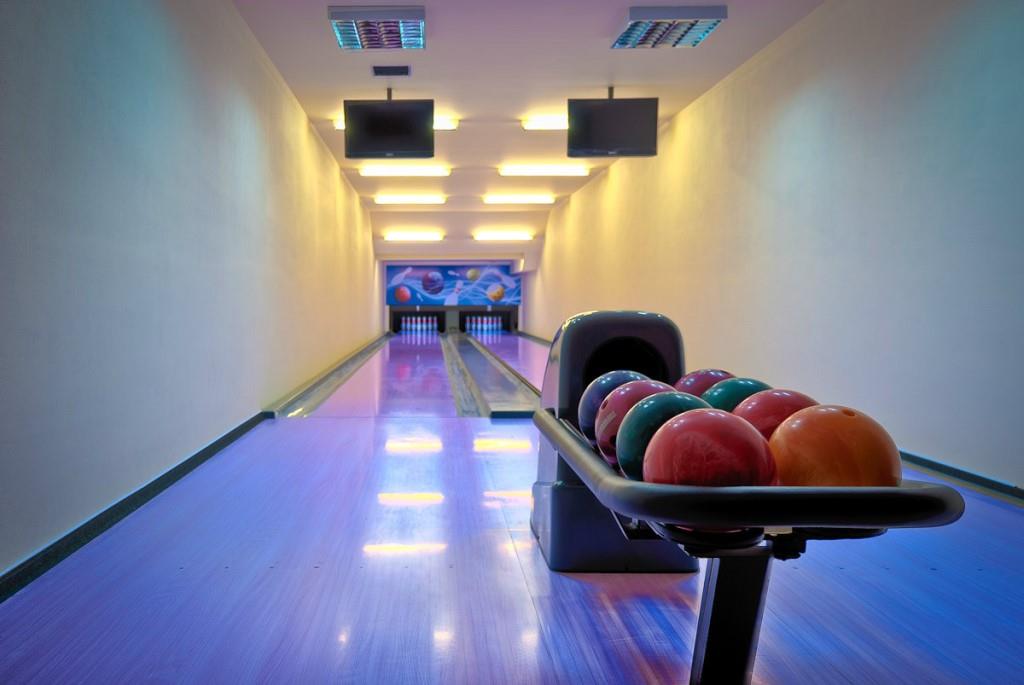 2 bowlingové dráhy
