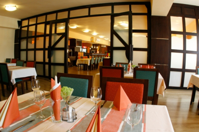 V restauraci Wellness hotelu Diana nabízíme domácí i zahraniční kuchyni, gurmánské akce a různé speciality z Jeseníků. Foto Wellness hotel Diana