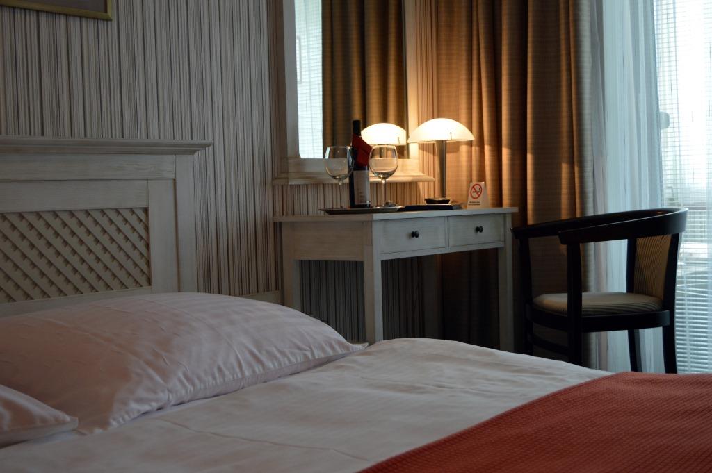 Užijte se komfortní ubytování na Lipně v jednolůžkovém, dvoulůžkovém či třílůžkovém pokoji nebo můžete zvolit rodinné apartmá se dvěma ložnicemi. Foto hotel Maxant