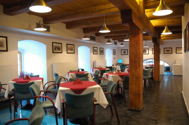 Restaurace v hotelu Mlýn, foto hotel Mlýn