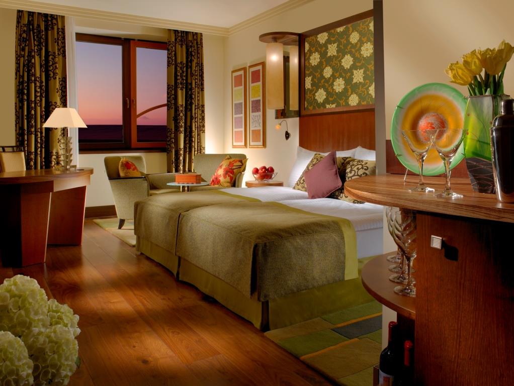 Ubytování v Hotelu Savannah v Hatích u Znojma nabízí velice komfortních 70 dvoulůžkových pokojů kategorie Komfort a Executive a 6 luxusních apartmánů, které splní vaše očekávání. Foto Hotel Savannah