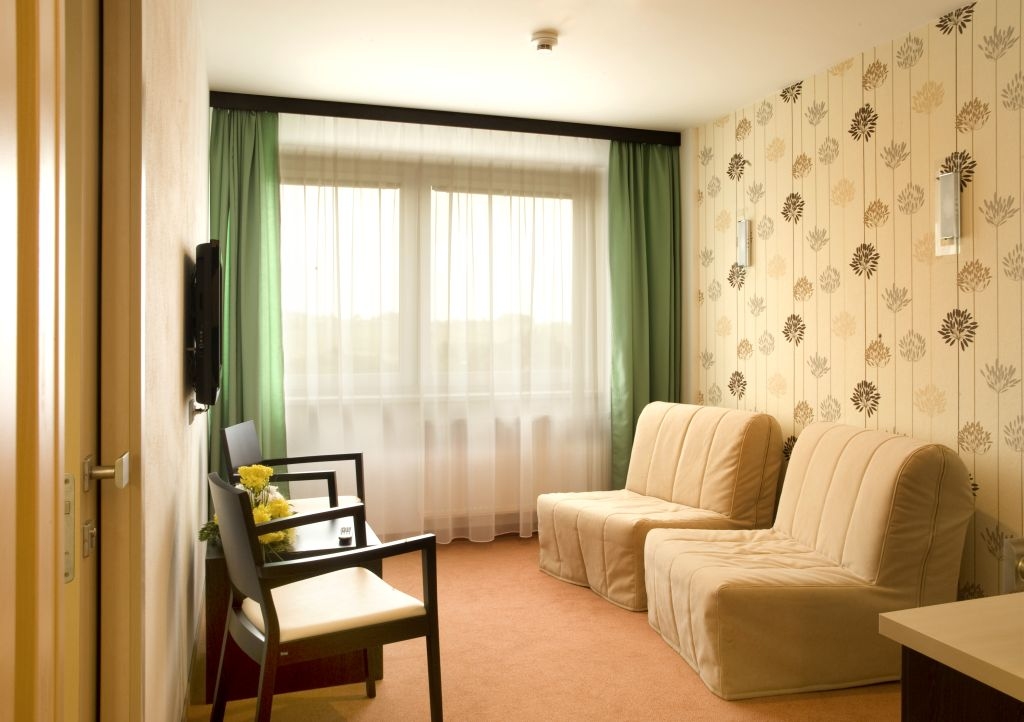 Hotel Skalský dvůr disponuje celkem 68 pokoji. Ubytovací kapacita je 172 lůžek. Foto: hotel Skalský dvůr
