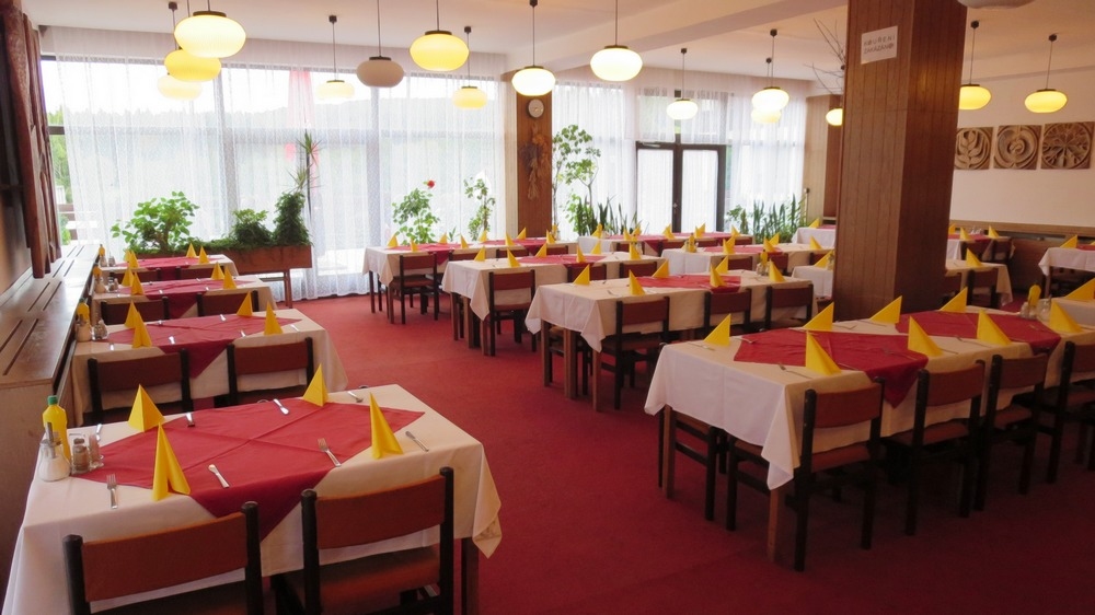 Restaurace hotelu Skalský dvůr, foto hotel Skalský dvůr