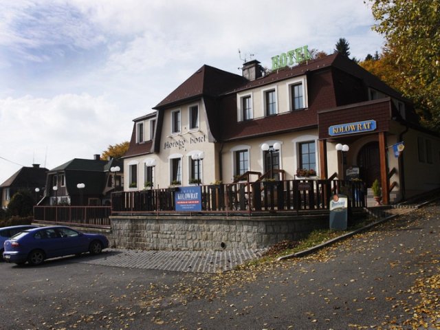 Nově zrekonstruovaný Horský hotel Kolowrat se nachází se v CHKO Český les, kde naleznete původní nedotčenou přírodu s mnoha historickými zajímavostmi.