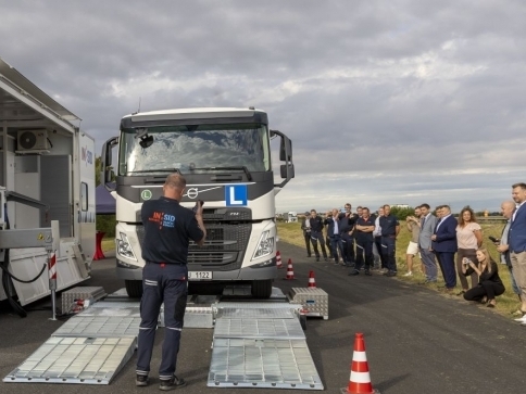 Mobilní STK poprvé v Česku/MDČR Mobilní STK poprvé v Česku/MDČR