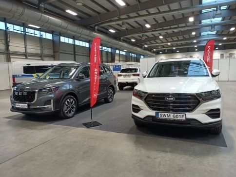 Přehlídka automobilů, motocyklů a dalších vozidel/vll.cz Přehlídka automobilů, motocyklů a dalších vozidel/vll.cz