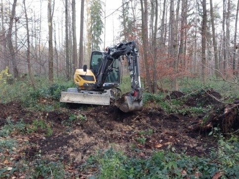 Vracíme vodu lesu/ Lesy ČR Vracíme vodu lesu/ Lesy ČR