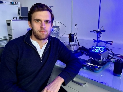 Na fotografii je autor práce Ing. Lukáš Zdražil, Ph.D.