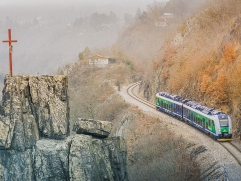 Praha vypíše soutěž na nové bateriové vlaky pro Posázavský Pacifik/ ROPID