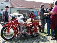 Chvalský zámek zve na výstavu historických motocyklů JAWA, kterou pořádá Klub historických vozidel Horní Počernice. Foto Chvalský zámek