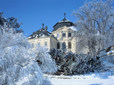 Prožijte tradiční přípravy na Vánoce na zámku Karlova Koruna 