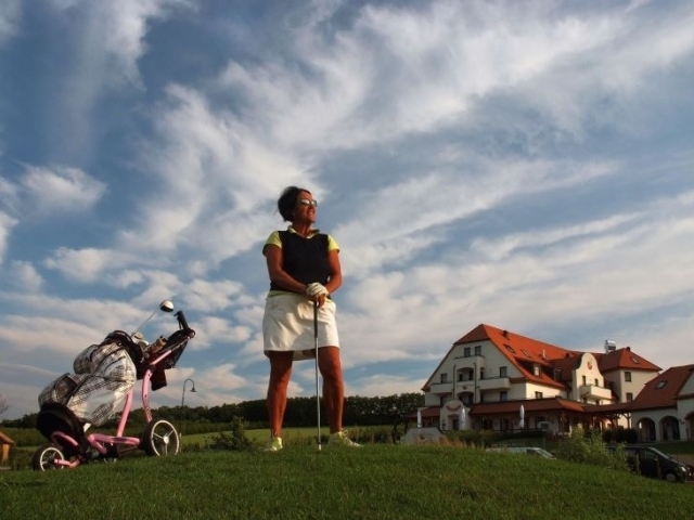 Víno a Golf, Rakousko blízko hranic, 4* Hotel Neustifter Poysdorf na 3 dny