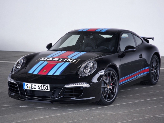 911 v tradičních závodních barvách pro návrat Porsche do Le Mans, foto Porsche Inter Auto CZ