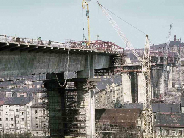 Výstava Nuselský most - Stavba z předpjatého železobetonu je dodnes oceňována pro nadčasové a zároveň elegantní formy a originalitu konstrukčního řešení, foto DPP