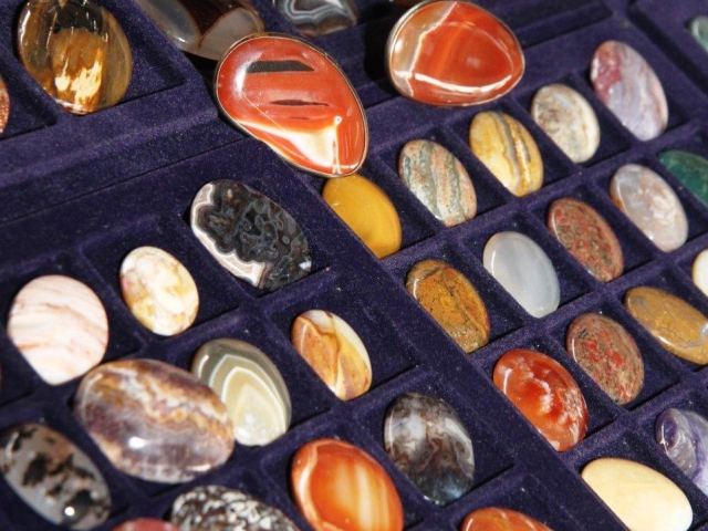 Vzácné šperky, sběratelské kameny, dekorační bytové doplňky na brněnském výstavišti, výstava MINERÁLY BRNO 2014, foto BVV