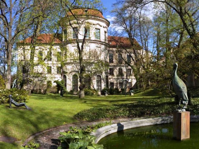 Do Šternberské zahrady se vstupuje po průchodu Šternberským palácem a jeho nádvořím, a v letošním roce je veřejnosti zpřístupněna od 3. dubna. Foto Národní galerie v Praze