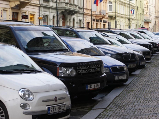 Nový web www.pravdaoprodejiaut.cz odhaluje pravdu o skutečných prodejích aut na našem trhu. Foto Praha Press
