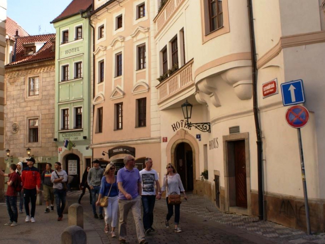 Pro historické centrum Prahy radní schválili pravidla pro rekonstrukci chodníků a ulic. Foto Praha Press